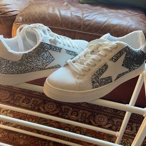 STEVEN MADDEN JRUBEE GLITTER MULTI KICKS